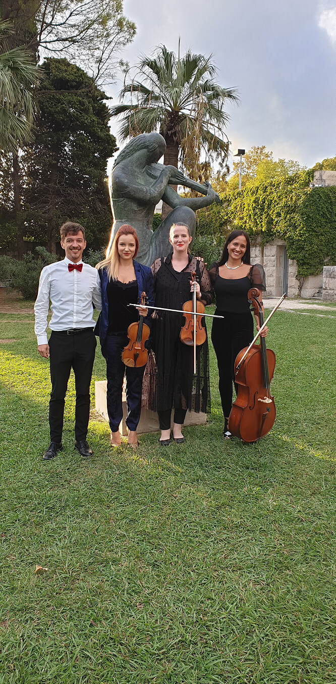 Piano and strings quartet in Galerija Meštrović, Split