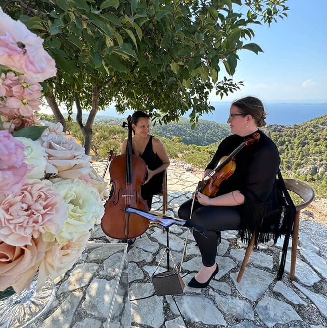 Violin and cello players at a wedding on Hvar island